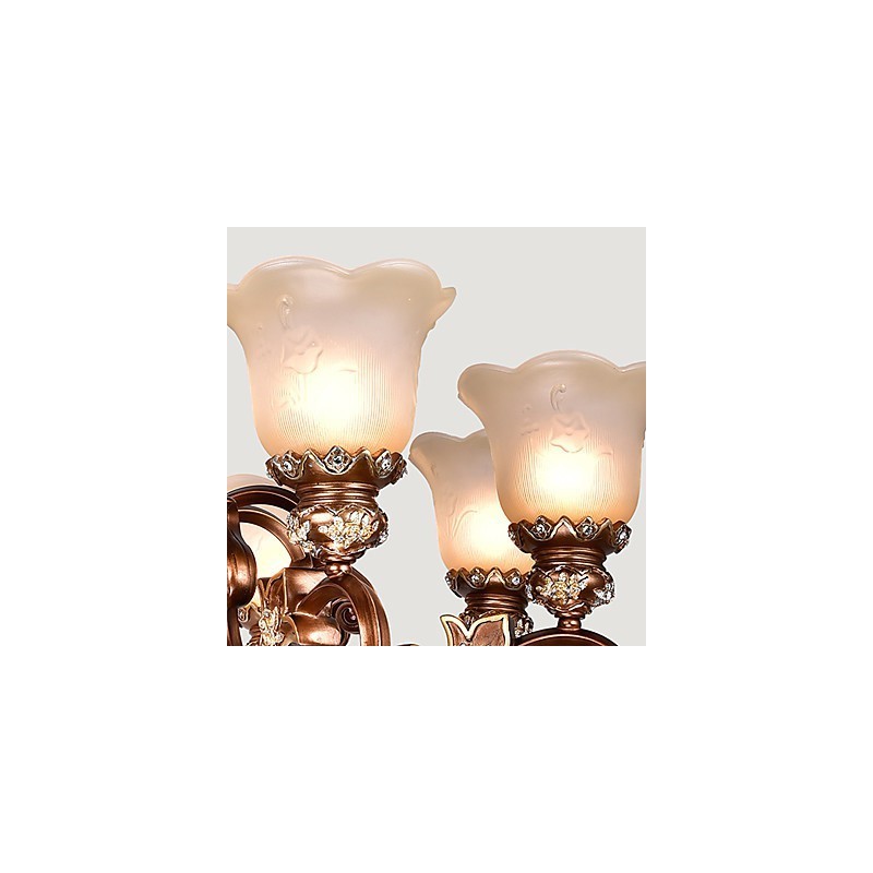 Lámpara de araña tradicional clásica retro de metal.