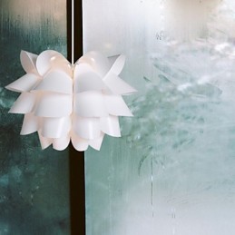 Lámpara colgante nórdica White Lotus, contemporánea y concisa.