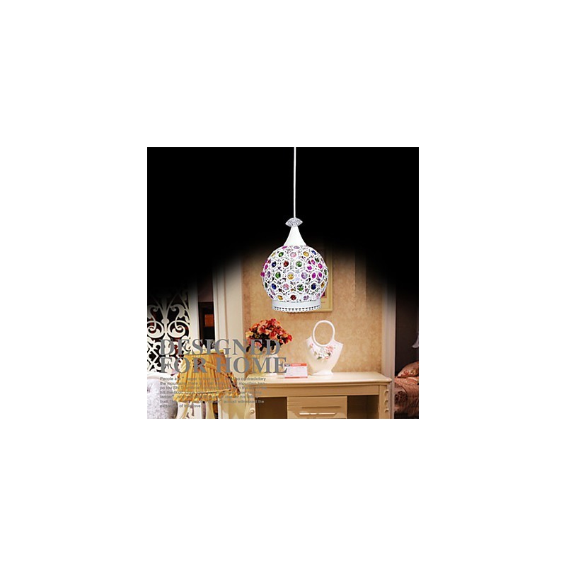 Lámpara colgante de estilo moderno de cristal con acabado envejecido.