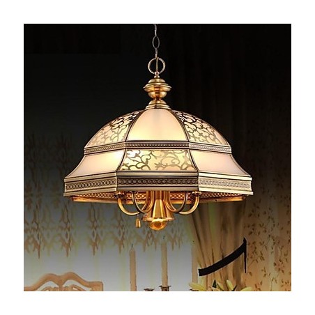Lámpara colgante de latón de seis luces vintage con cristal de cobre. Lámpara colgante de latón de seis luces vintage con cristal de cobre.