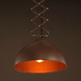 Lámpara de araña flexible de hierro forjado negro con pantalla de tapa para cafetería industrial.