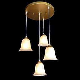 Lámpara colgante de bronce con cuatro luces y pantalla de cristal, estilo retro clásico europeo.
