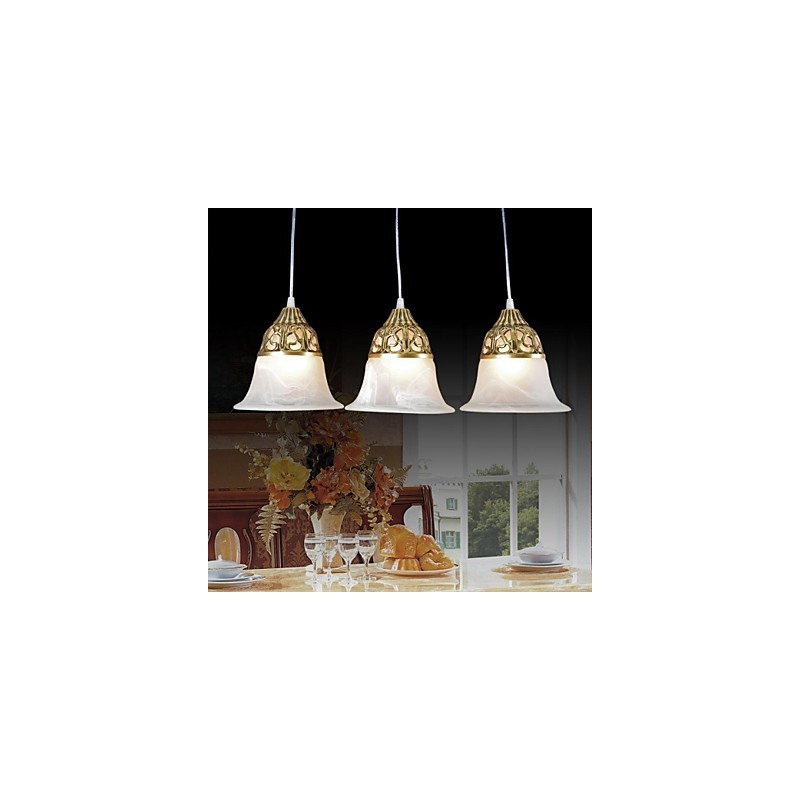 Lámpara colgante de bronce de tres luces con cristal muaré, estilo clásico europeo.