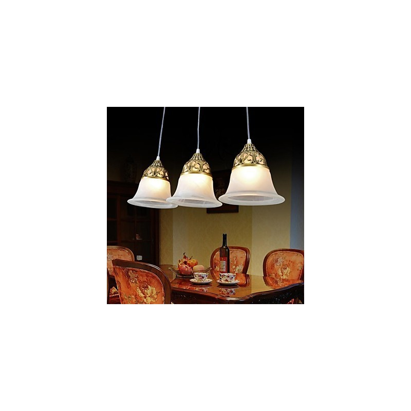 Lámpara colgante de bronce de tres luces con cristal muaré, estilo clásico europeo.