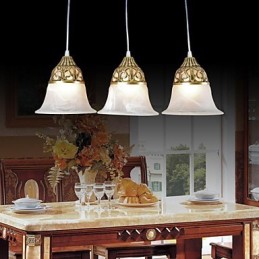 Lámpara colgante de bronce de tres luces con cristal muaré, estilo clásico europeo.