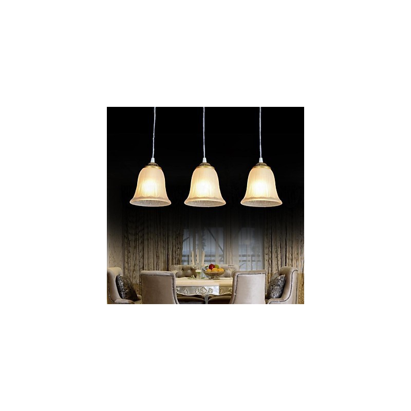Lámpara colgante de bronce con tres luces y pantalla de cristal, estilo retro clásico europeo.