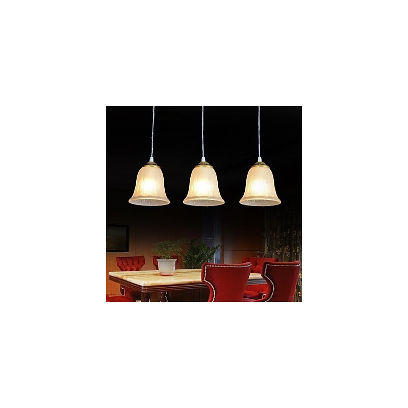 Lámpara colgante de bronce con tres luces y pantalla de cristal, estilo retro clásico europeo.