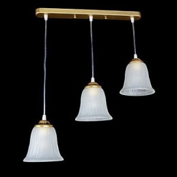 Lámpara colgante de bronce con tres luces y pantalla de cristal, estilo retro clásico europeo.