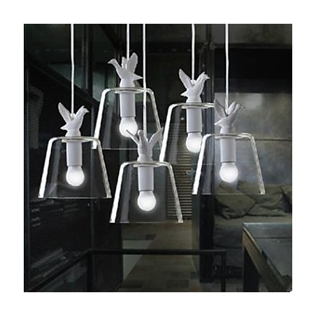 Lámpara de araña de cristal con forma de pájaro y patitos de una sola cabeza. Lámpara de araña con forma de pájaro y platos. Lámpara de araña de cristal con forma de pájaro y patitos de una sola cabeza. Lámpara de araña con forma de pájaro y platos.