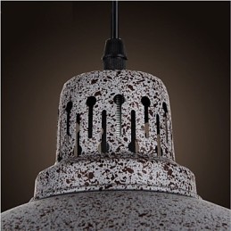 Lámpara colgante vintage de metal con forma de punto y una luz