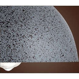 Lámpara colgante vintage de metal con forma de punto y una luz