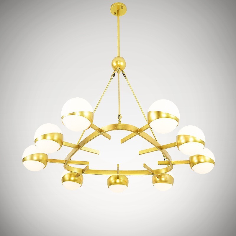 Lámpara de techo de estilo nórdico contemporáneo moderno de 9 luces con baño de cobre y pantalla de cristal esférico dorado y blanco.