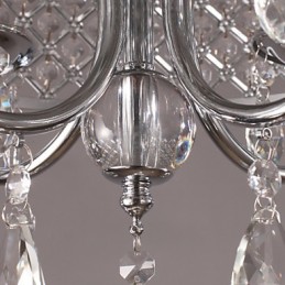 Lámpara de araña clásica tradicional de metal cromado y cristal