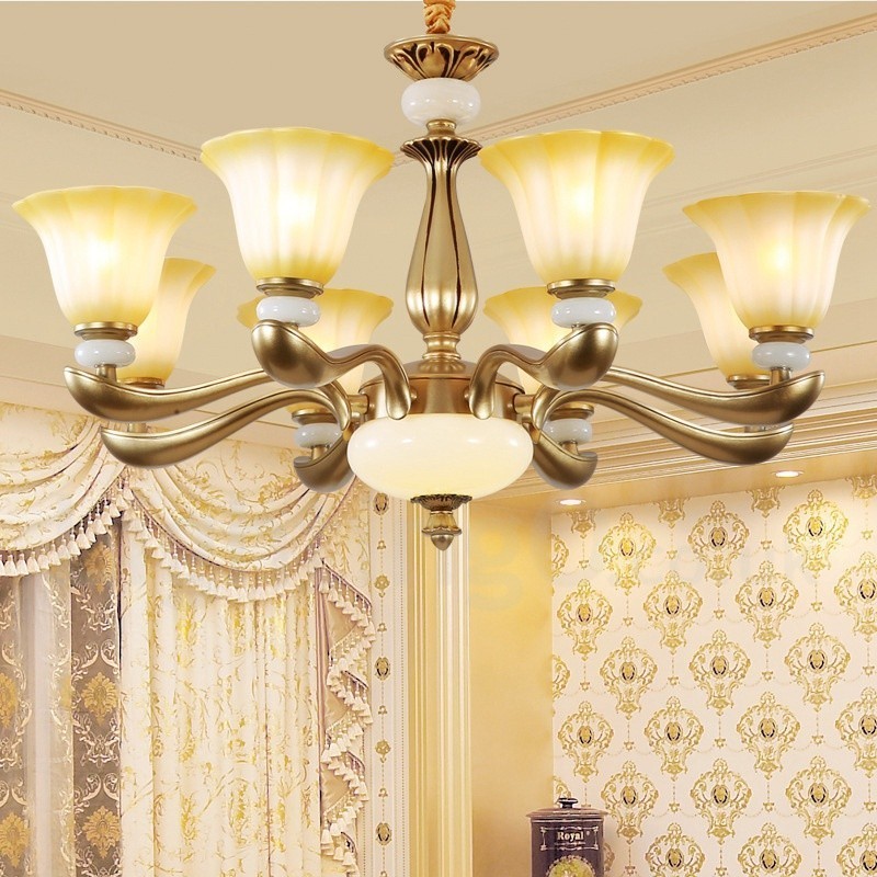 Lámpara de araña tradicional retro de lujo de aleación de zinc de 8 luces con pantalla de cristal