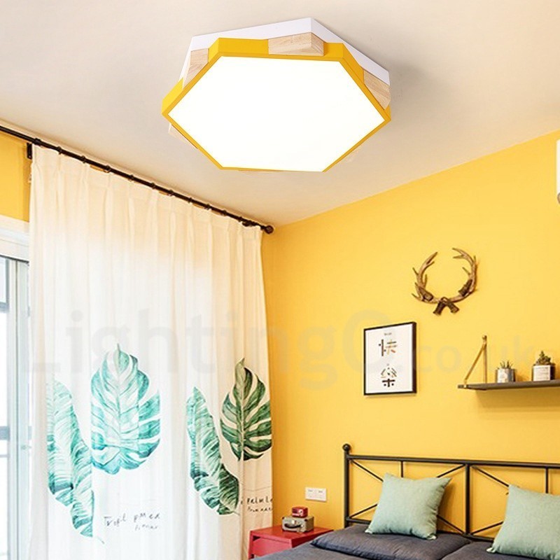Lámpara de techo hexagonal de madera multicolor regulable con pantalla acrílica, estilo nórdico.