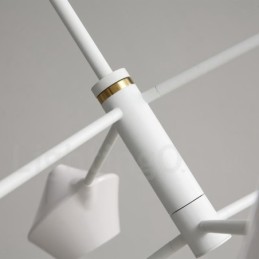 Lámpara de araña moderna y contemporánea con pantallas acrílicas blancas y negras