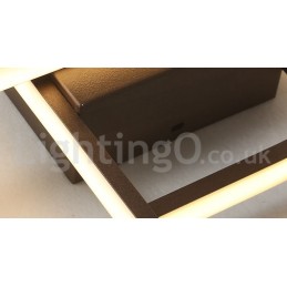 Lámpara de techo moderna y contemporánea de aluminio con acabado en pintura, empotrada con regulador de intensidad remoto. También se puede usar como lámpara de pared.