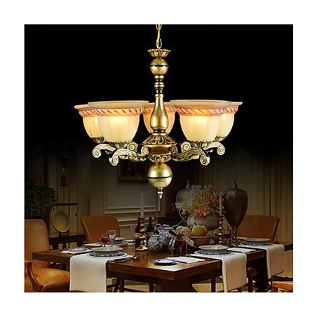 Lámpara de araña de cinco luces de bronce, estilo europeo retro clásico. Lámpara de araña de cinco luces de bronce, estilo europeo retro clásico.