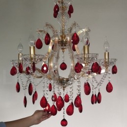 Lámpara de araña dorada de 6 luces con cristal rojo