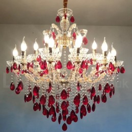 Candelabro dorado de lujo con 18 (12+6) luces de cristal rojo