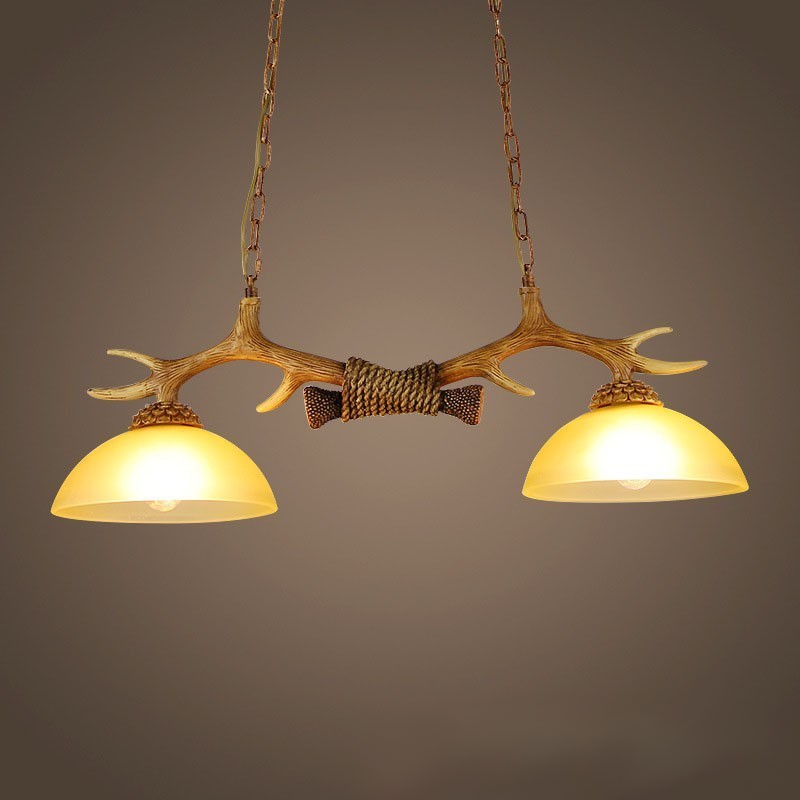Lámpara colgante antigua de asta, estilo rústico, artístico, retro, marrón claro, con pantalla de cristal.