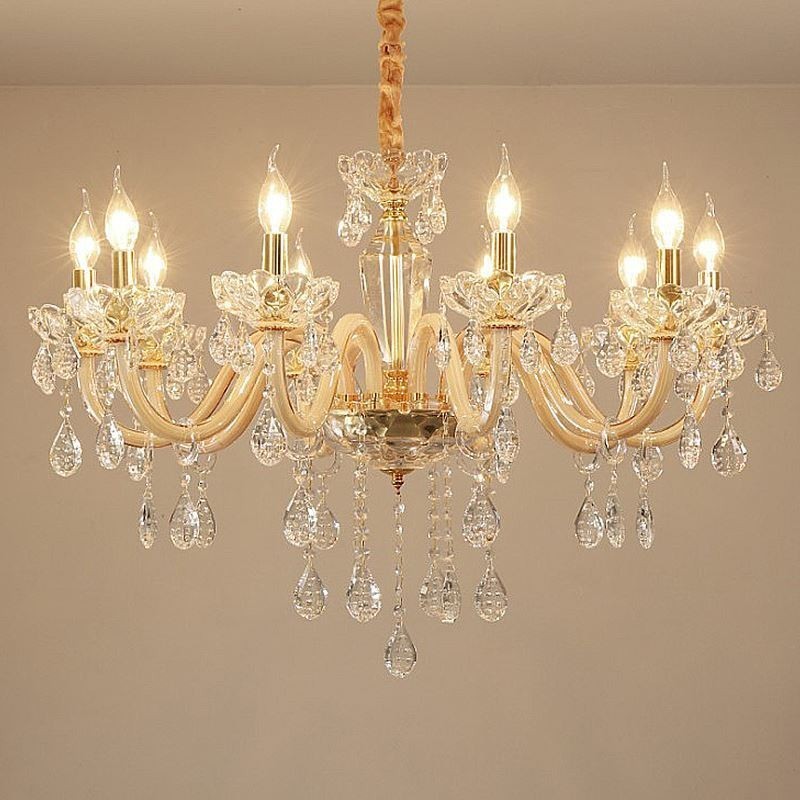 Elegante lámpara colgante de cristal de estilo europeo.