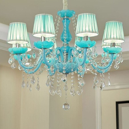 Lámpara colgante de cristal creativa y elegante de estilo europeo. Lámpara colgante de cristal creativa y elegante de estilo europeo.