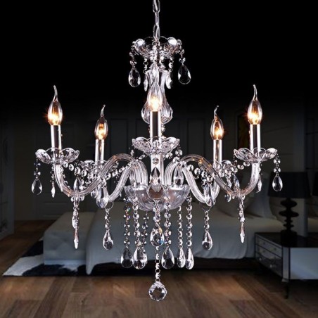 Lámpara colgante de cristal con estilo, moderna y europea. Lámpara colgante de cristal con estilo, moderna y europea.