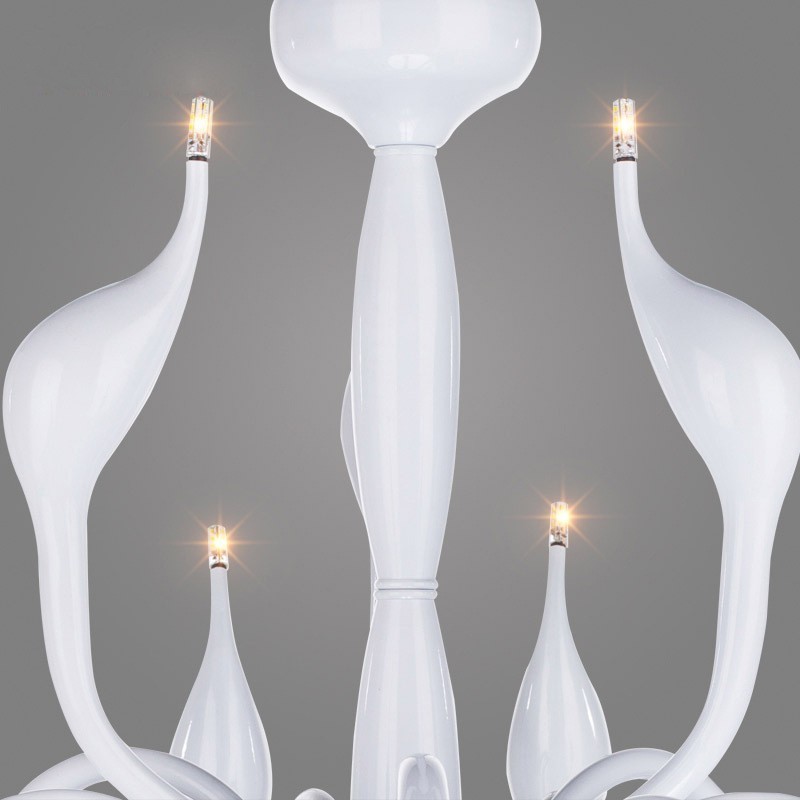Lámpara de araña de cisne posmoderna de 18 luces de acero inoxidable G4 con acabado blanco