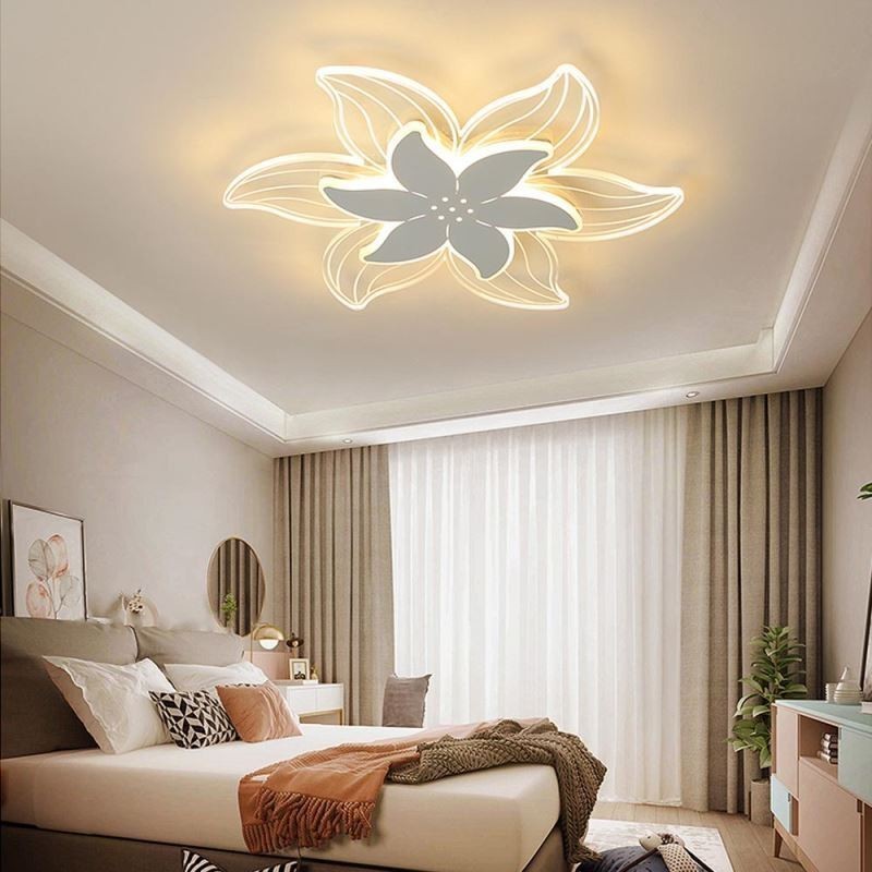 Lámpara de techo empotrada con forma de flor, elegante y decorativa.