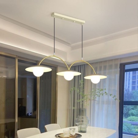 Lámpara colgante nórdica creativa de hierro forjado G9 con ondas. Lámpara colgante nórdica creativa de hierro forjado G9 con ondas.