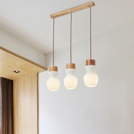 Lámpara colgante de cristal japonesa con decoración creativa. Lámpara colgante de cristal japonesa con decoración creativa.