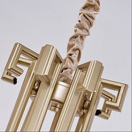 Lámpara de araña de estilo chino con imitación de hierro y cobre.