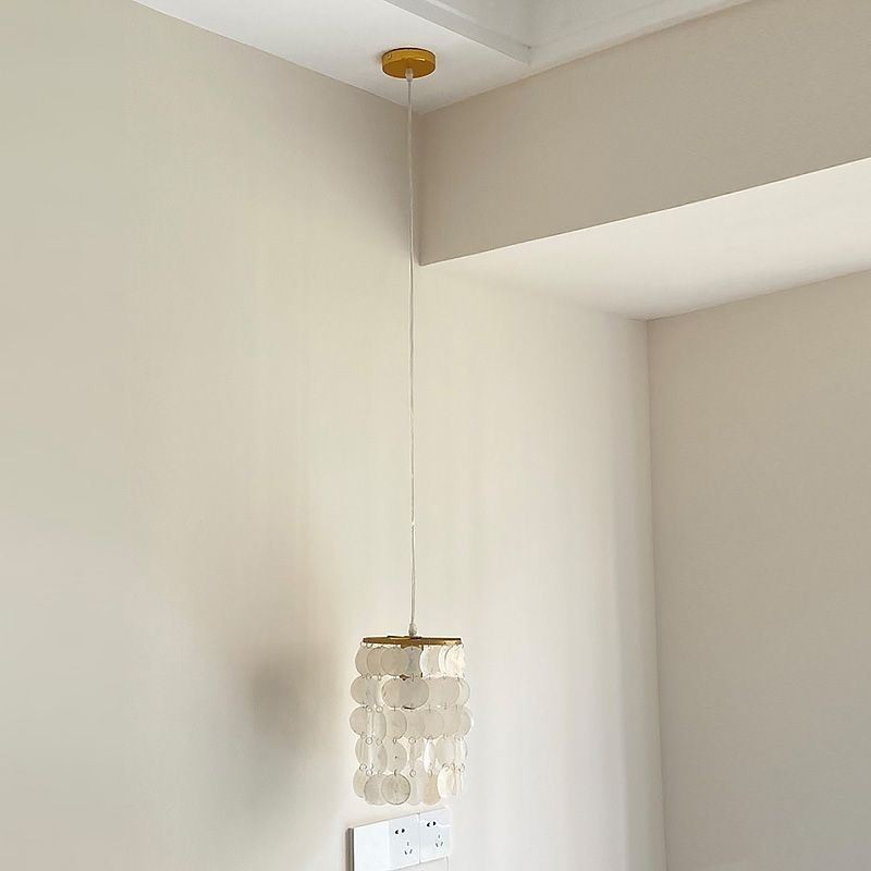 Lámpara colgante moderna Capiz, mini lámpara colgante contemporánea para comedor.