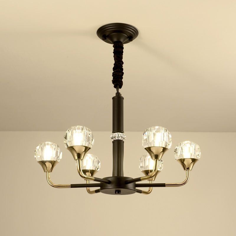 Lámpara colgante de cristal moderna y elegante.
