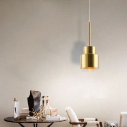 Lámpara colgante de vidrio posmoderno, lámpara cilíndrica dorada, iluminación brillante.