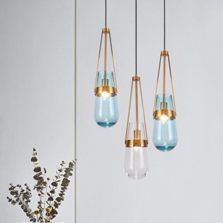 Lámpara colgante de cristal con forma de gota de agua, moderna y minimalista, de hierro forjado, pequeña lámpara de techo. Lámpara colgante de cristal con forma de gota de agua, moderna y minimalista, de hierro forjado, pequeña lámpara de techo.