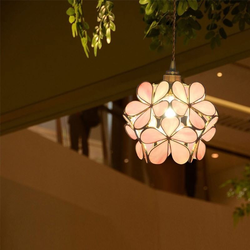 Lámpara colgante creativa nórdica de cristal con forma de pétalo para iluminación del hogar