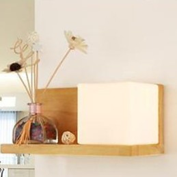 Lámpara de pared de madera maciza y vidrio, creativa, contemporánea y concisa.