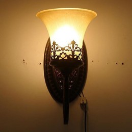 Lámpara de pared de cristal para dormitorio, estilo europeo, que restaura formas antiguas, de hierro forjado.
