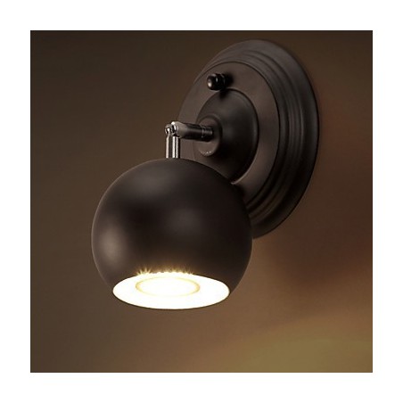 Lámpara de pared creativa de hierro forjado que restaura las antiguas formas de iluminación. Lámpara de pared creativa de hierro forjado que restaura las antiguas formas de iluminación.