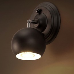 Lámpara de pared creativa de hierro forjado que restaura las antiguas formas de iluminación.