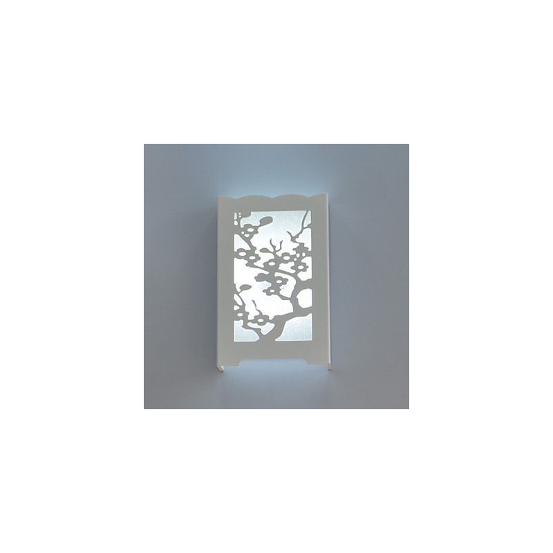 Lámpara de pared de flor de ciruelo blanca con patrones tallados o diseños en luces de carpintería