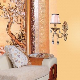 Elegante lámpara de pared de cristal en color rosa