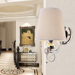 Lámpara de pared de cristal de estilo europeo, creativa, contemporánea y concisa.