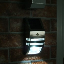 Lámpara solar de pared blanca con sensor de movimiento PIR