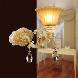 Lámpara de pared de cristal para dormitorio, estilo europeo, de hierro forjado, que restaura formas antiguas.