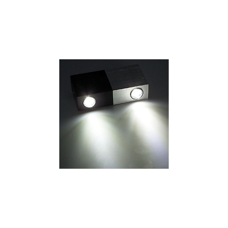 Aplique de pared moderno con diseño elegante mitad plata mitad negro, cuerpo cúbico, 2 luces