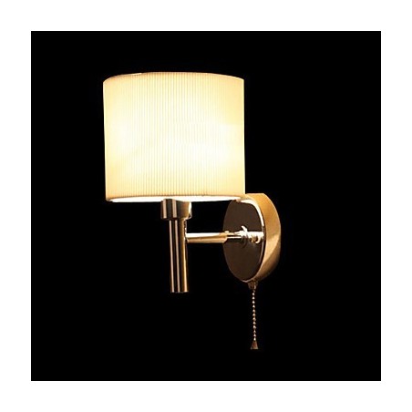 Elegante lámpara de pared de metal y tela con 1 luz en cilindro blanco Elegante lámpara de pared de metal y tela con 1 luz en cilindro blanco