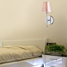 Lámpara de pared de diseño sencillo con luz cálida